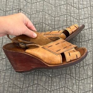 Vtg Napoli leather wedge sandals